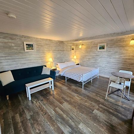 Loughview Chalet Whitehouse  Екстериор снимка