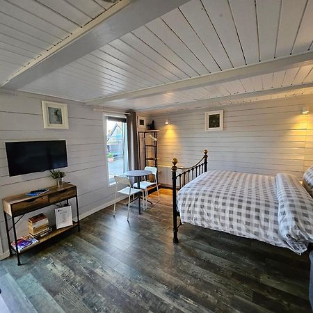 Loughview Chalet Whitehouse  Екстериор снимка