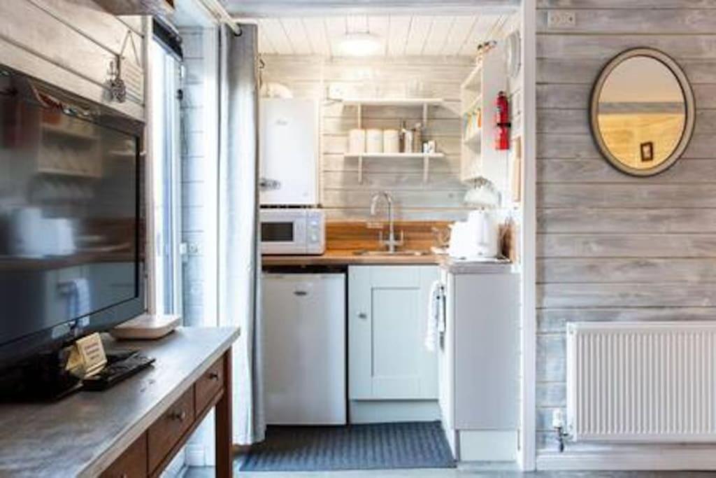 Loughview Chalet Whitehouse  Екстериор снимка