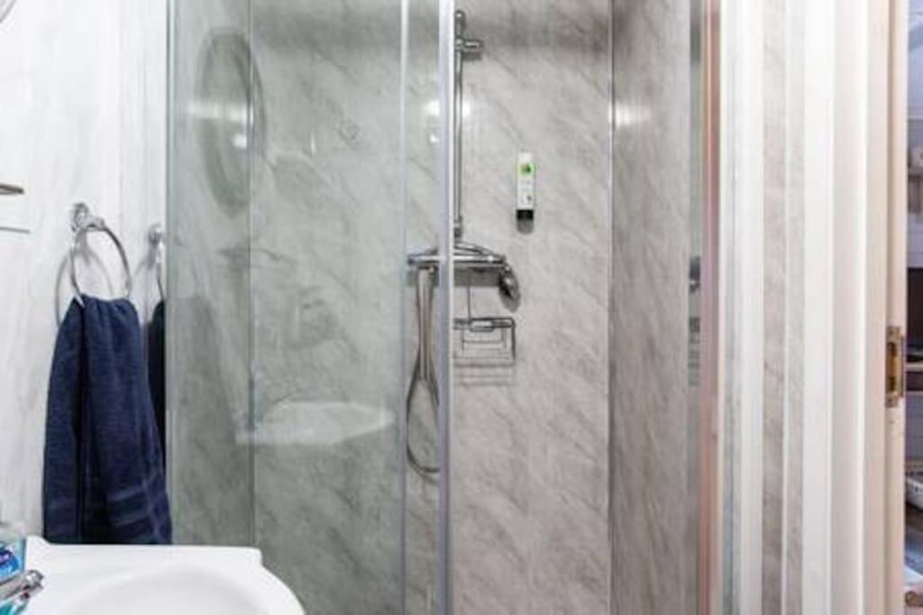 Loughview Chalet Whitehouse  Екстериор снимка