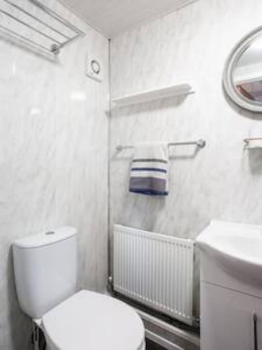 Loughview Chalet Whitehouse  Екстериор снимка