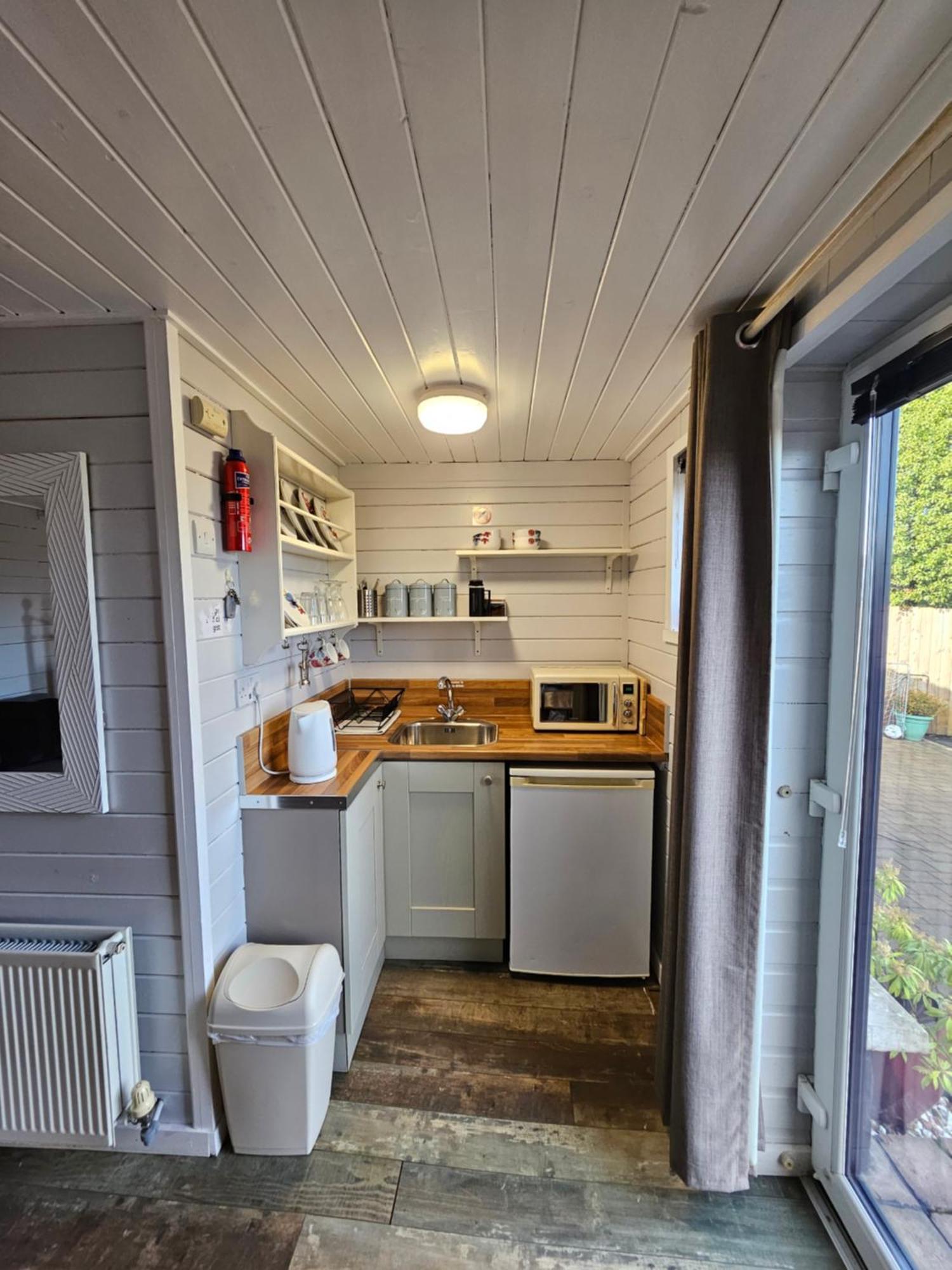 Loughview Chalet Whitehouse  Екстериор снимка